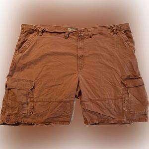 Men’s Wrangler shorts size 54.